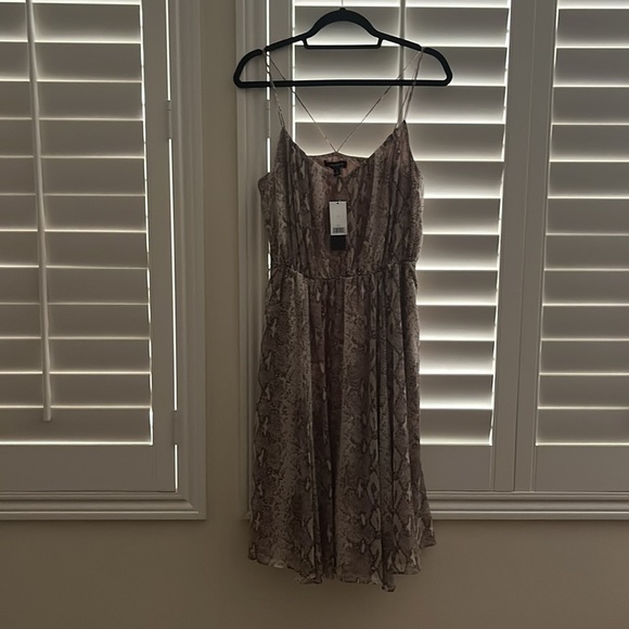 NWT Banana Republic snakeskin print chiffon spaghetti strap dress - Picture 3 of 13